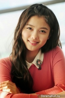 KIM YOO JUNG