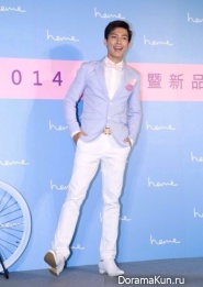 Aaron Yan