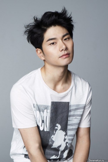 Lee Yi Kyung