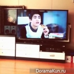 Хичоль и Рёук из Super Junior фанбои Хёншика во время просмотра ‘Наследники’ Хичоль и Рёук из Super Junior фанбои Хёншика во время просмотра ‘Наследники’