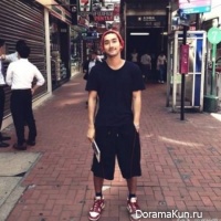 Шивон из Super Junior катается на метро в Гонконге
