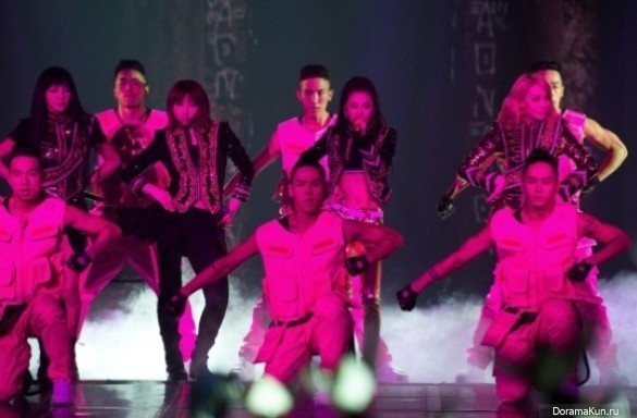 2NE1