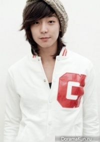 Hyun Woo