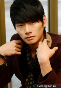 Lee Yi Kyung