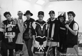 MONSTA X