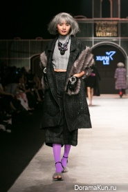 XUAN LE