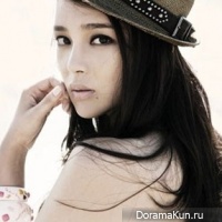 Park Si Yeon