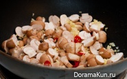 Tofu soup with mushrooms