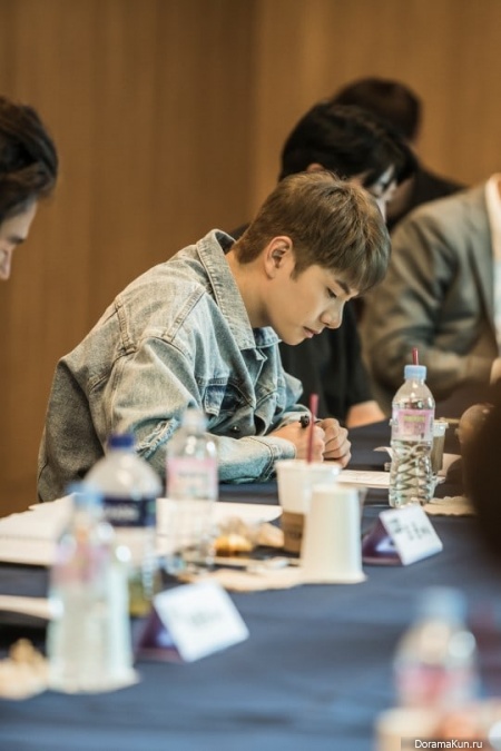 Lee Yi Kyung