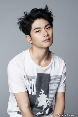 Lee Yi Kyung