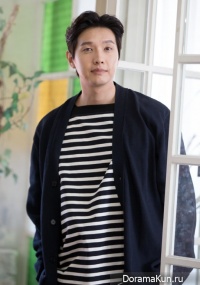 Ji Hyun Woo
