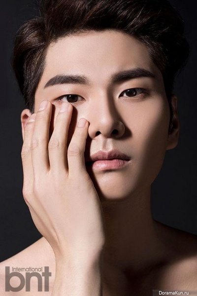 Lee Yi Kyung