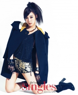 SNSD's Tiffany для Singles September 2011