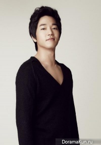 Moon Ji Yoon