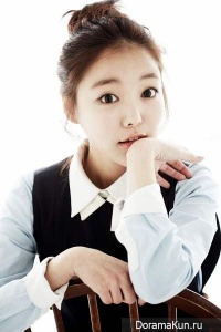 Moon Ji In