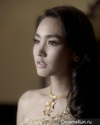 Min Peechaya Для WE Magazine, Nov. 2011