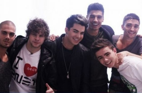 Джей МакГинесс из The Wanted замечен в футболке с надписью Я люблю 2NE1″